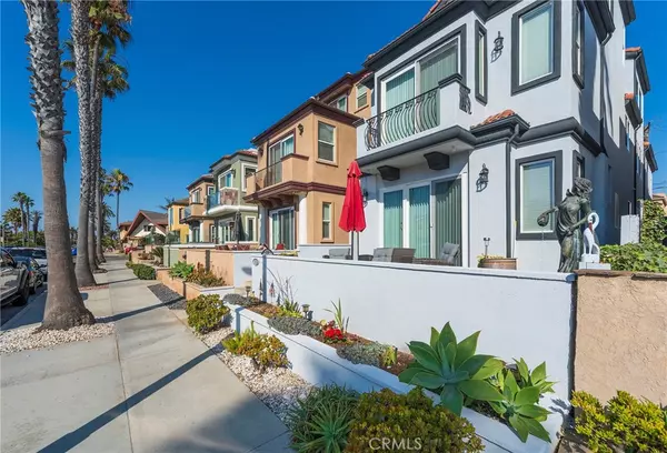 Huntington Beach, CA 92648,116 11th ST