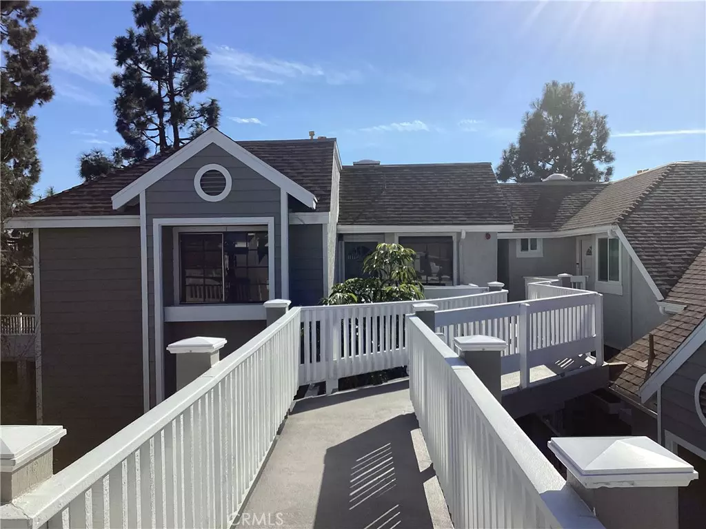 Huntington Beach, CA 92649,4682 Warner