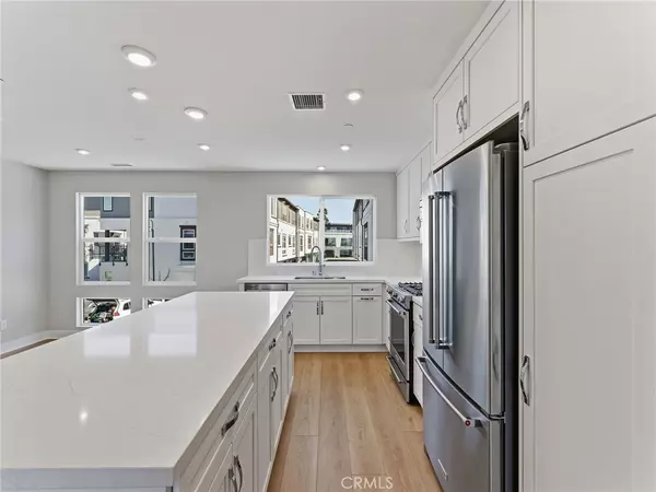 San Diego, CA 92117,4731 Misty PL
