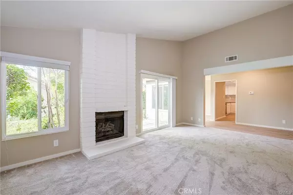 Mission Viejo, CA 92692,23821 Villena