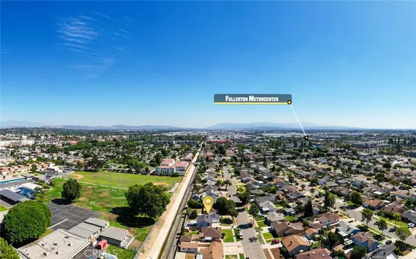 Fullerton, CA 92832,425 W Knepp