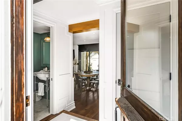 Tustin, CA 92780,1055 Tustin Pines