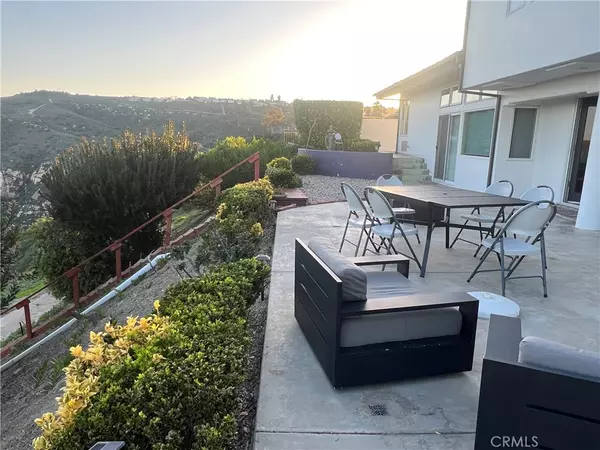 Laguna Beach, CA 92651,1569 Skyline