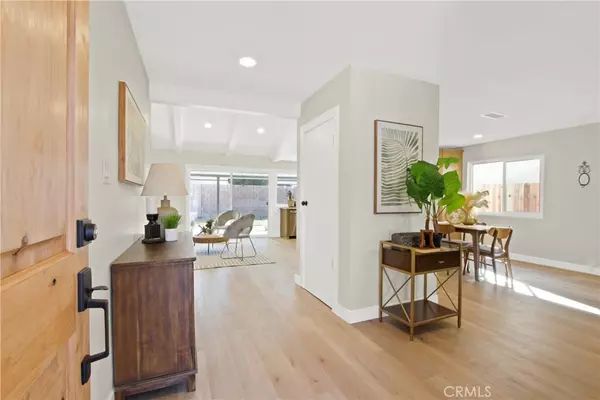 Santa Ana, CA 92705,2717 Dayna