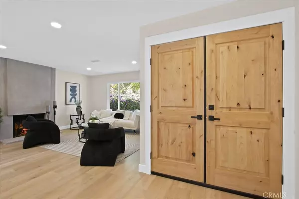 Santa Ana, CA 92705,2717 Dayna