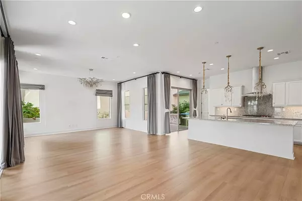 Irvine, CA 92618,145 Bosal