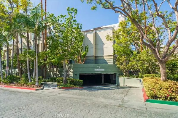 2233 Martin #202, Irvine, CA 92612