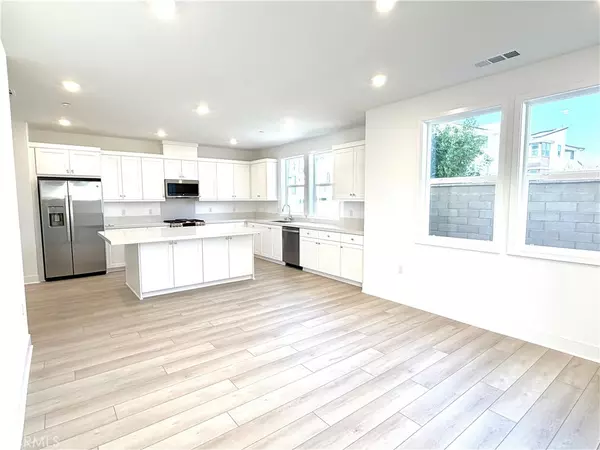 Irvine, CA 92618,352 Proctor