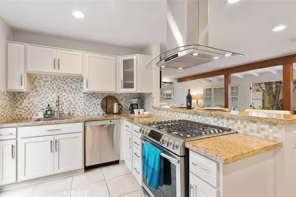 San Clemente, CA 92672,228 W Mariposa