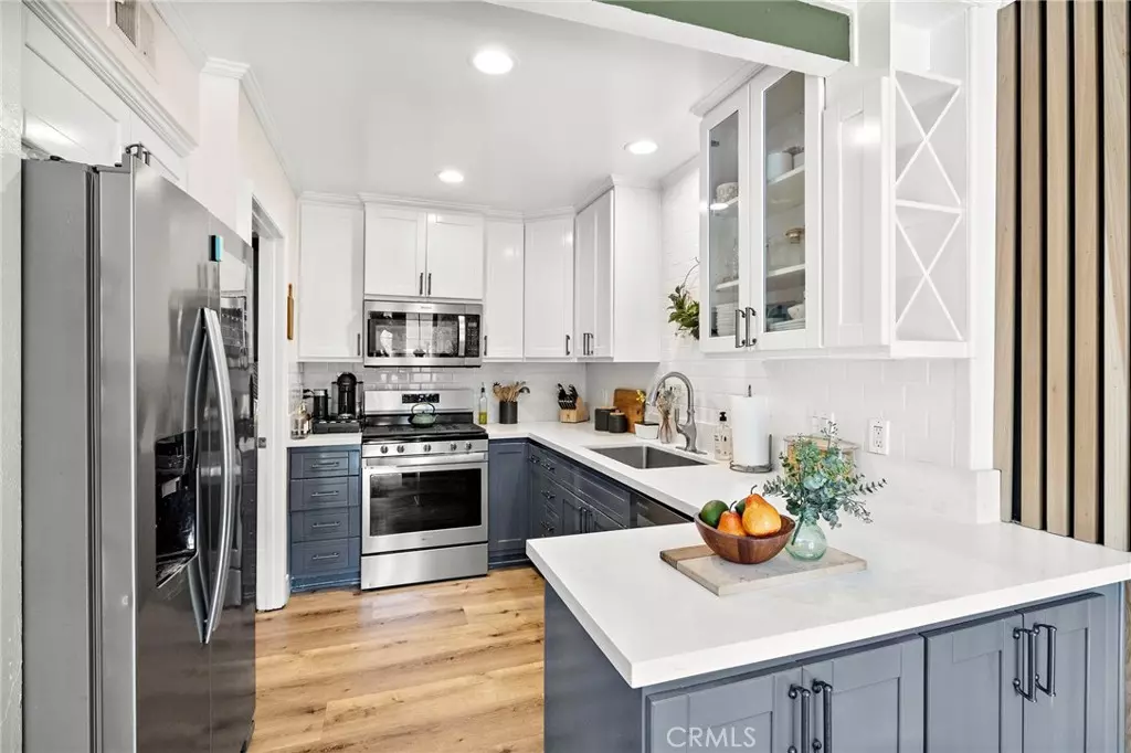 Anaheim Hills, CA 92807,230 S Plaza De Domingos