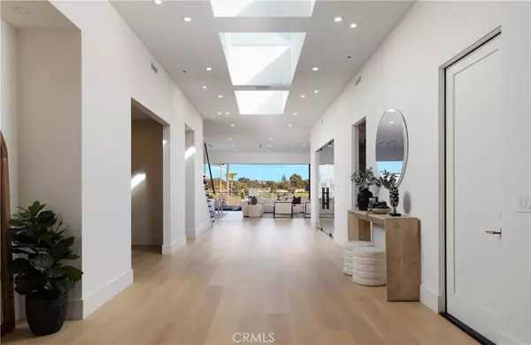 Newport Beach, CA 92660,1918 Santiago DR