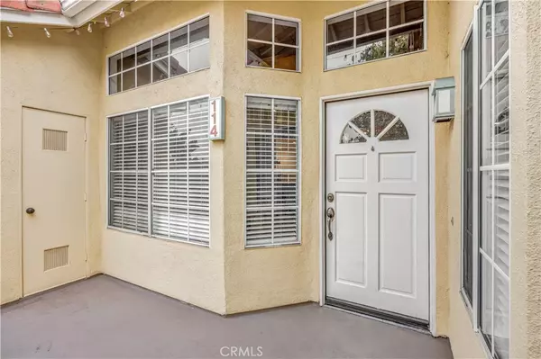 Irvine, CA 92614,114 Costero Aisle