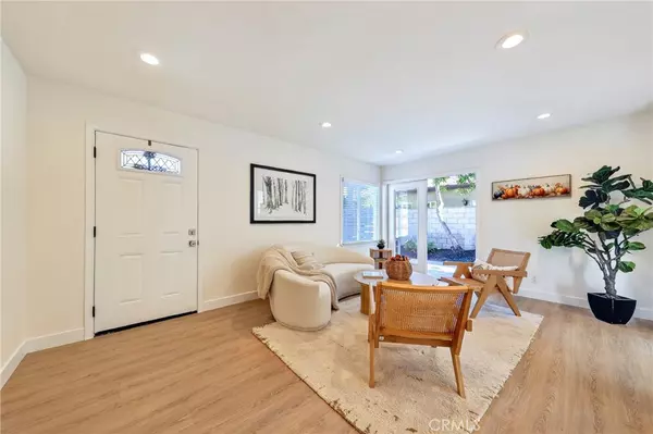 Huntington Beach, CA 92648,302 Cleveland