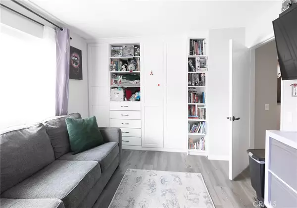 Irvine, CA 92614,67 Greenbough #150