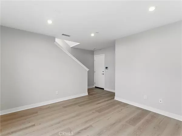 San Diego, CA 92117,4517 Misty PL