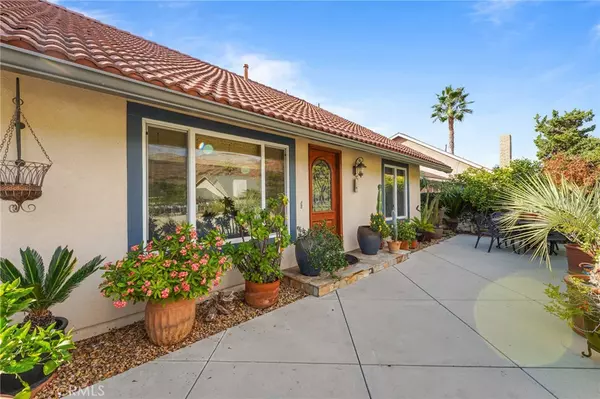 Orange, CA 92869,476 N Richard ST