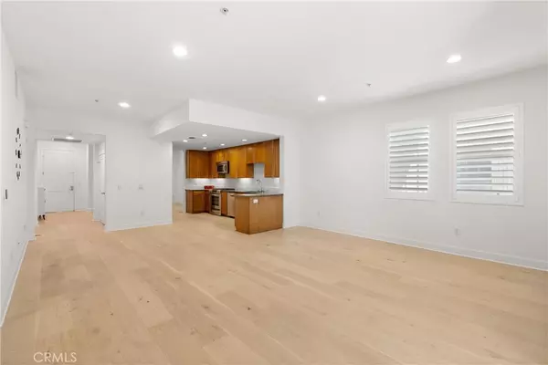 Long Beach, CA 90802,300 E 4th ST #205