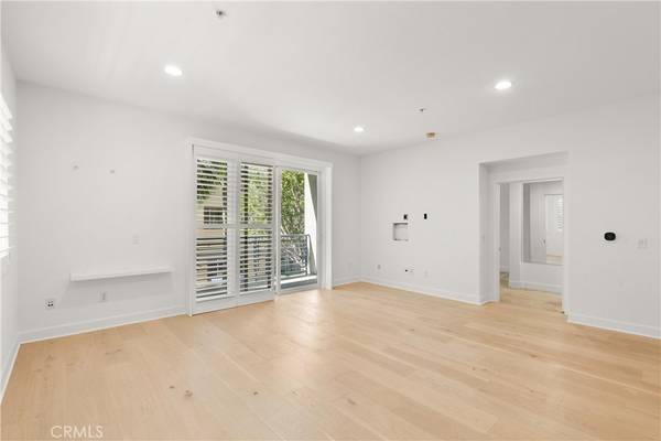 Long Beach, CA 90802,300 E 4th ST #205