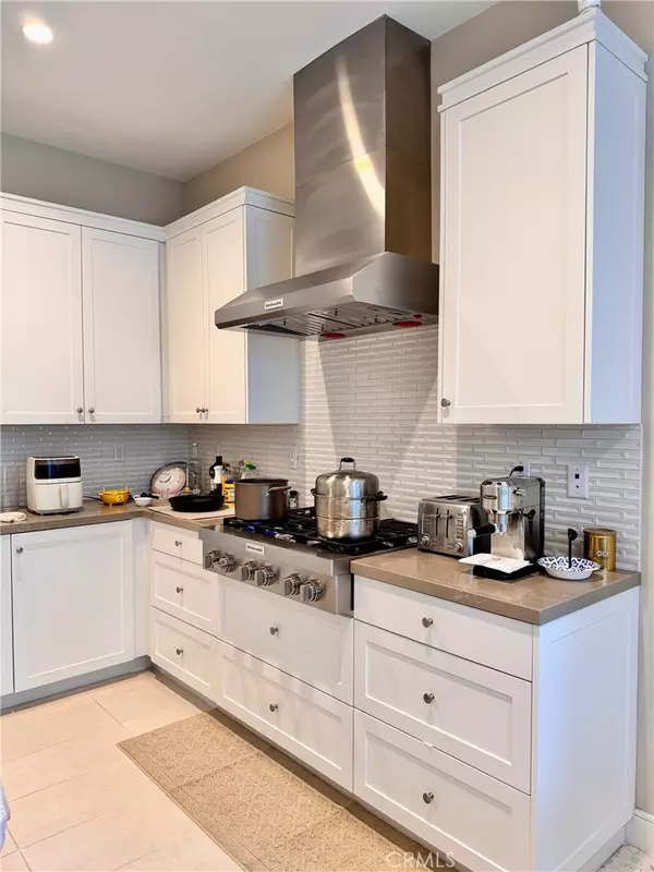 Irvine, CA 92618,151 Trumpet Flower