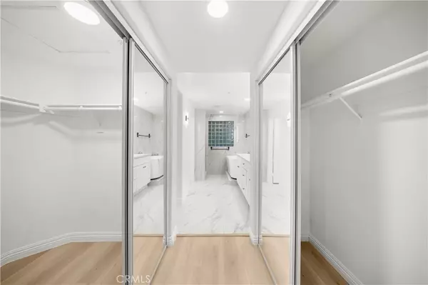 Irvine, CA 92612,2253 Martin #106