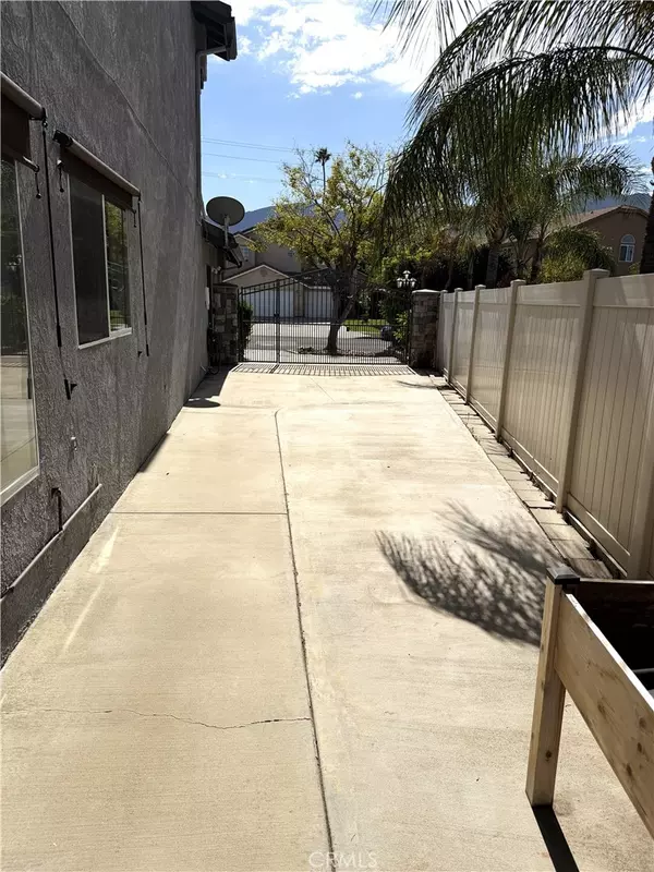 Corona, CA 92882,873 Greenridge