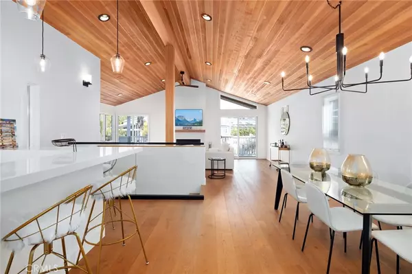 Newport Beach, CA 92663,4823 River Ave