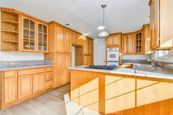 Fullerton, CA 92835,916 Boxwood