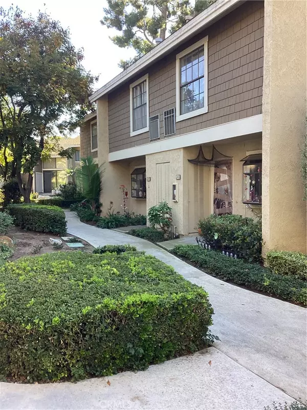 251 Pineview, Irvine, CA 92620