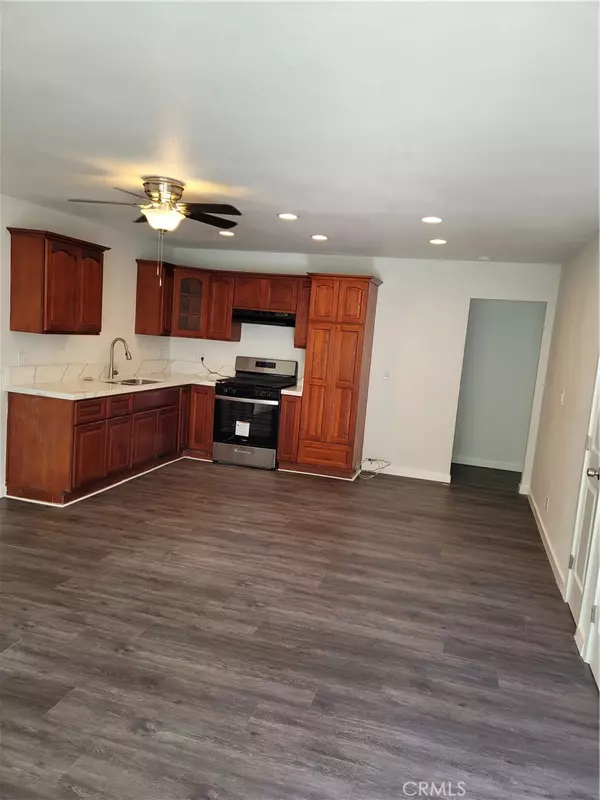 1034 El Camino DR, Costa Mesa, CA 92626