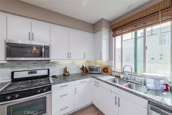 Irvine, CA 92618,118 Cadence