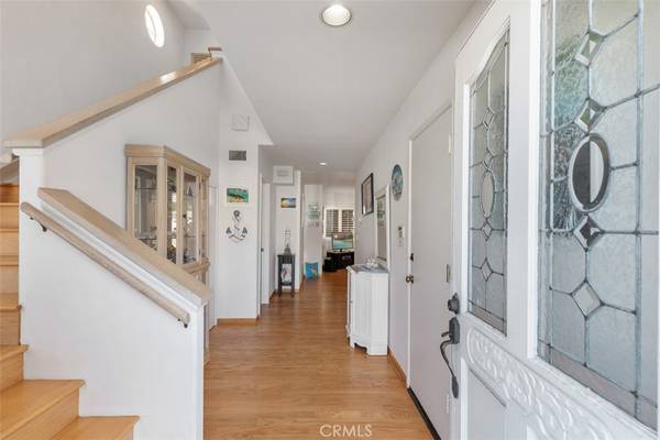 San Clemente, CA 92672,137 W Avenida Cornelio