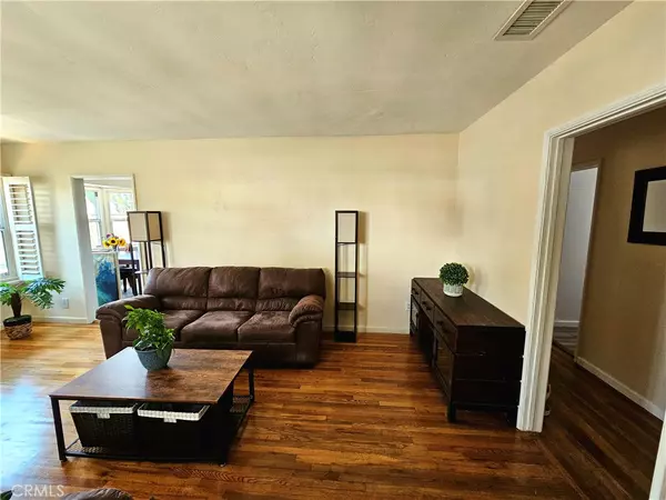 Buena Park, CA 90621,7712 Melrose