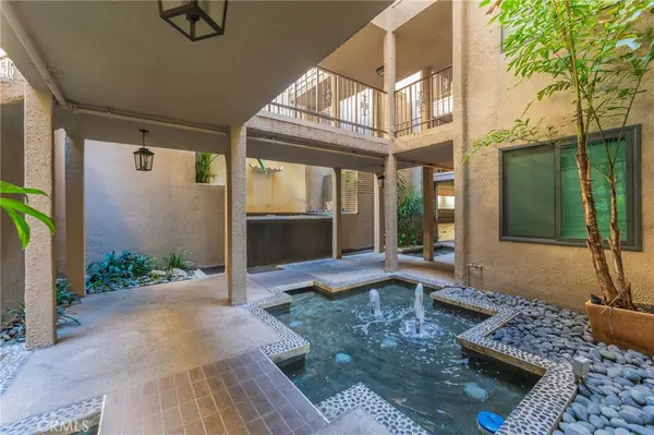 West Hollywood, CA 90069,8455 Fountain AVE #108