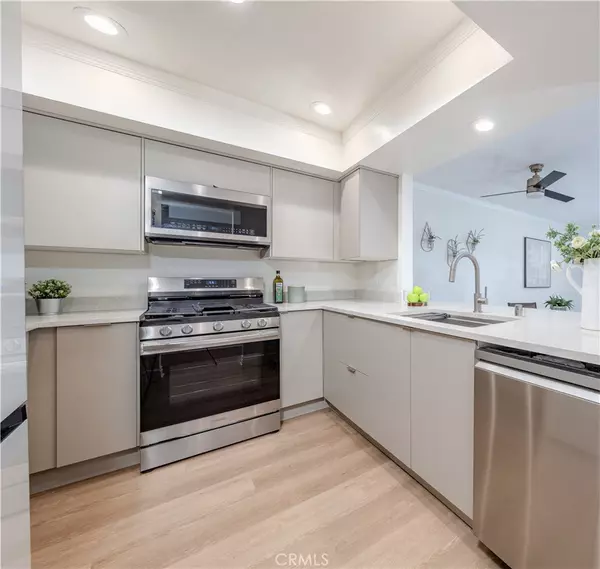 1988 Junipero AVE, Signal Hill, CA 90755