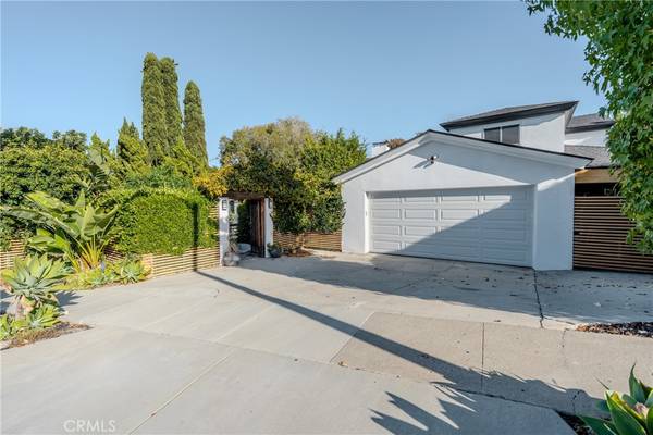 2207 Golden CIR, Newport Beach, CA 92660