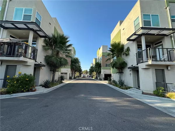 Bellflower, CA 90706,17612 Garden House LN