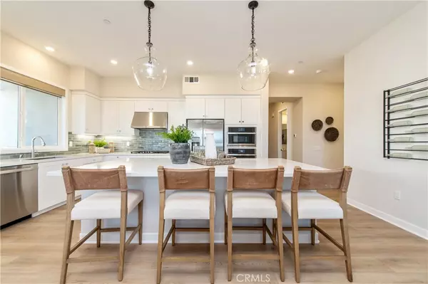 Irvine, CA 92618,445 Sora