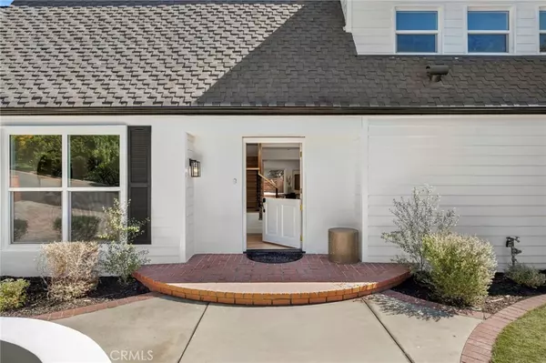 Santa Ana, CA 92705,10222 Deerhill