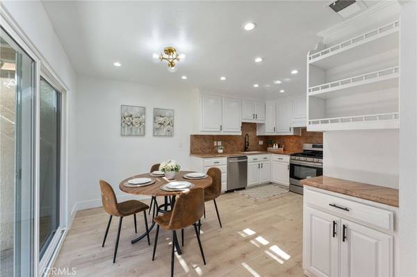 Lake Forest, CA 92630,22718 Via Castilla