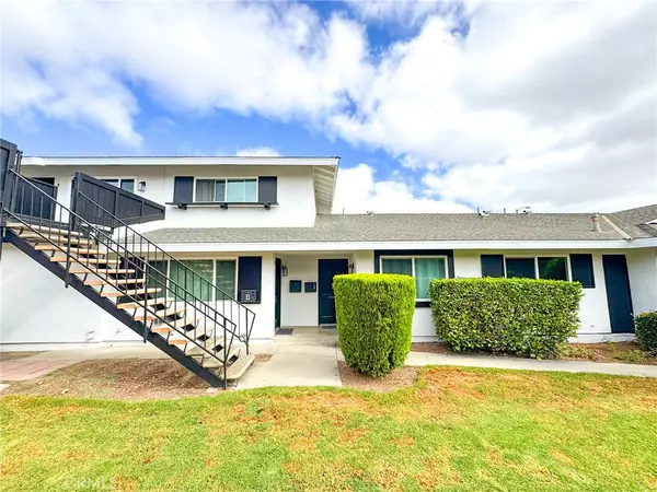 Huntington Beach, CA 92647,16531 Sabot LN