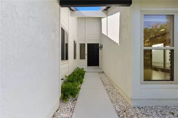 Mission Viejo, CA 92691,21691 Cabrosa