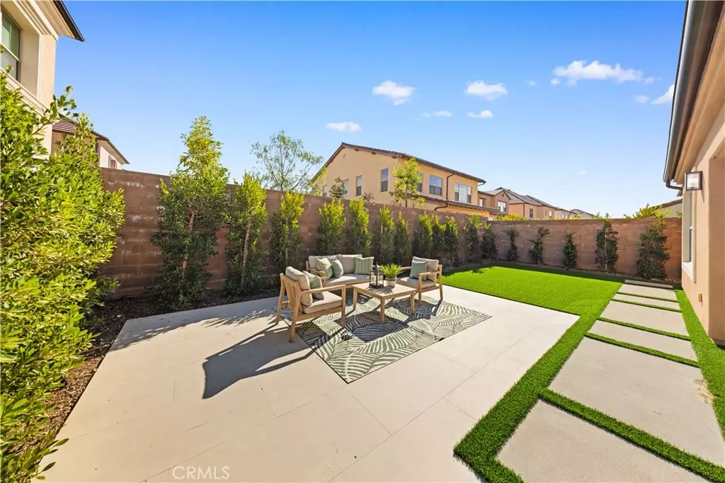 Irvine, CA 92602,106 Albero