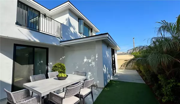 Costa Mesa, CA 92627,2214 Elden AVE