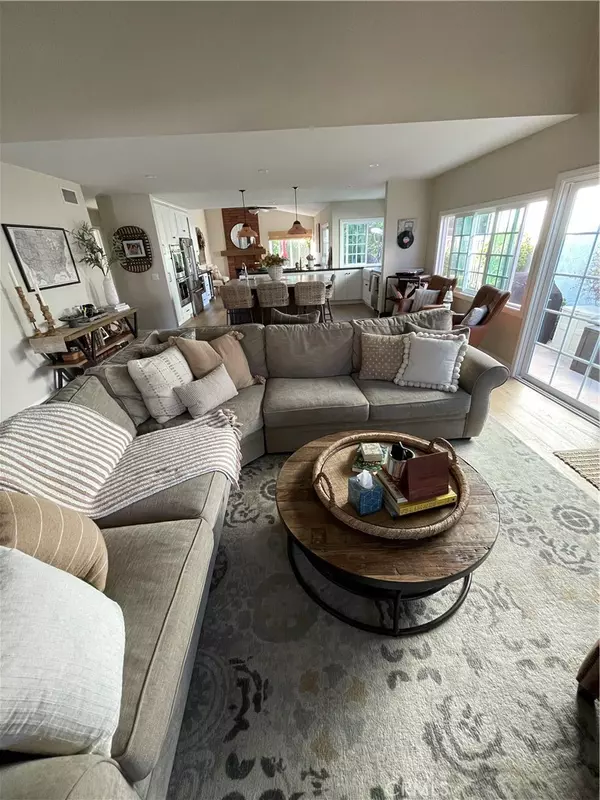 Irvine, CA 92604,48 Red Rock