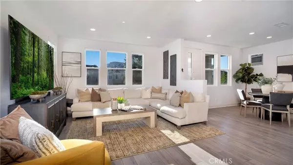 Irvine, CA 92618,233 Tank