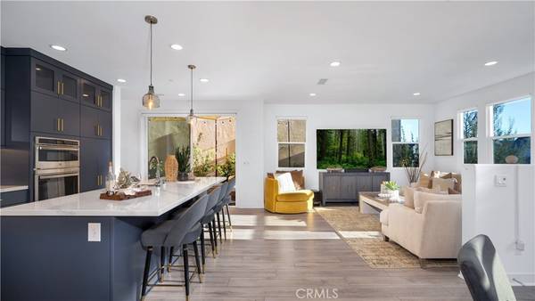 Irvine, CA 92618,233 Tank