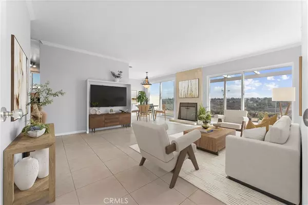 2453 Cowley, San Diego, CA 92110