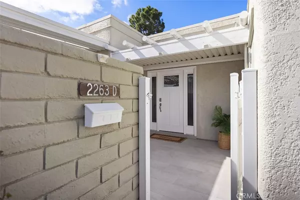 Laguna Woods, CA 92637,2263 Via Puerta #D
