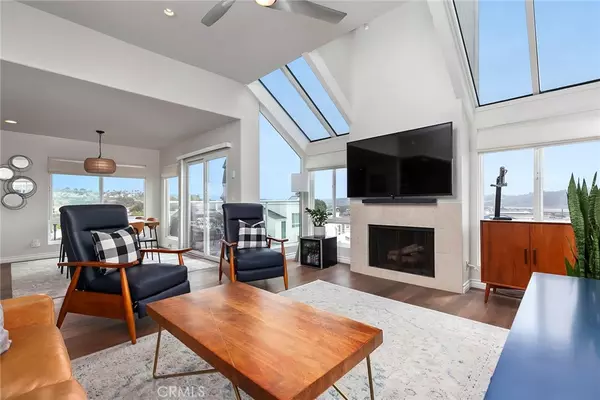 Solana Beach, CA 92075,319 Longden
