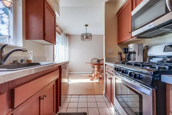 Studio City, CA 91602,11138 Aqua Vista #43